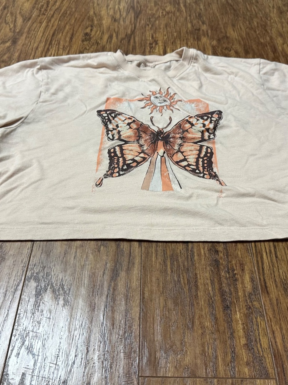Women's Graphic Butterfly Sun Crop Top Light Beige Size Large - Picture 3 of 10